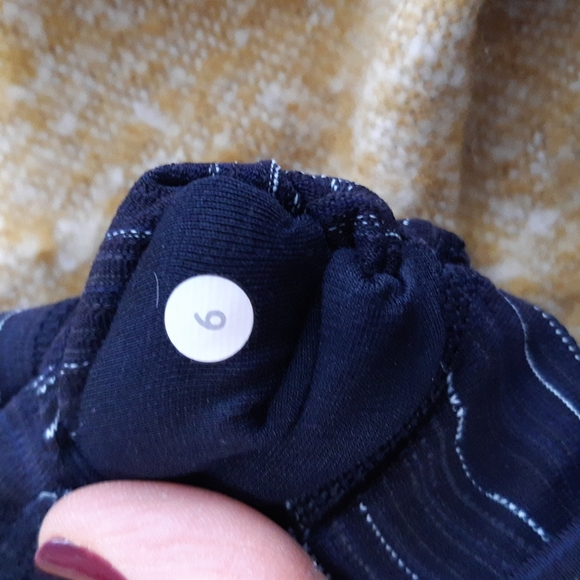 Like New Lululemon Tights - Picture 3 of 4